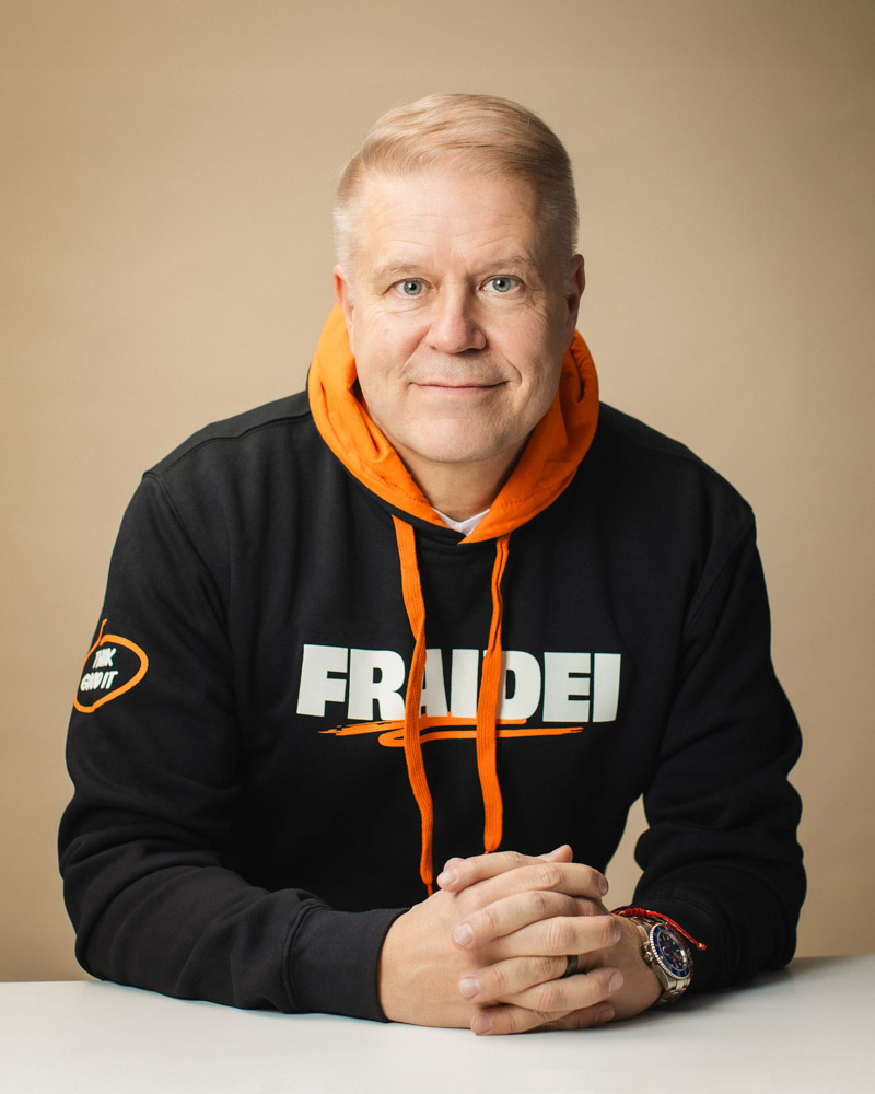https://145587145.fs1.hubspotusercontent-eu1.net/hubfs/145587145/Henkil%C3%B6kuvat/JylhaJukka_EN0A3356_StudioLindell.jpg