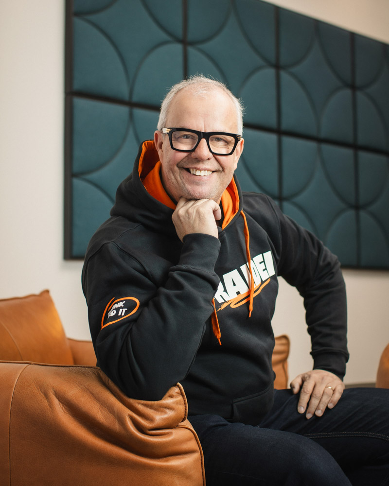 https://145587145.fs1.hubspotusercontent-eu1.net/hubfs/145587145/Henkil%C3%B6kuvat/KoliPetteri_EN0A3902_StudioLindell.jpg