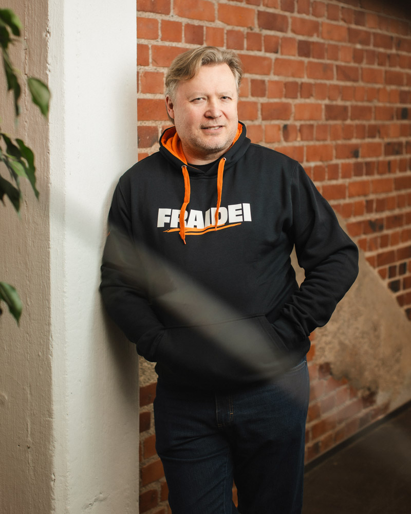 https://145587145.fs1.hubspotusercontent-eu1.net/hubfs/145587145/Henkil%C3%B6kuvat/LindemanHannu_EN0A4981_StudioLindell.jpg